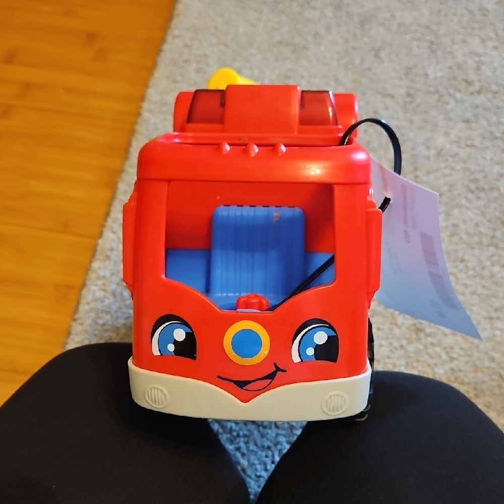 #3466 Fisher-Price Smiling Red Fire Engine